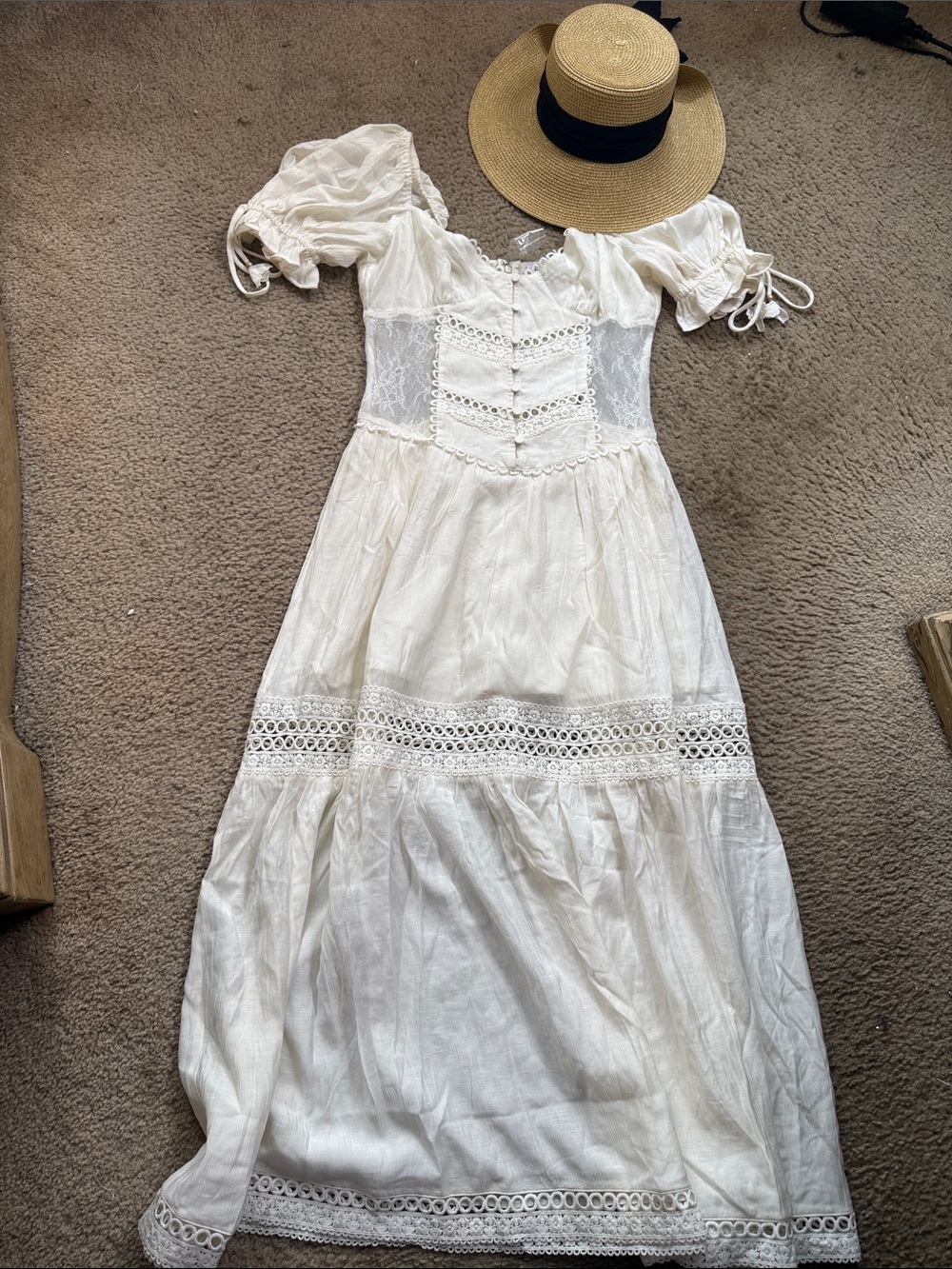 En Saison ☀️Peregrine White Lace-Trim Puff Sleeve Maxi Dress - Picture 9 of 11
